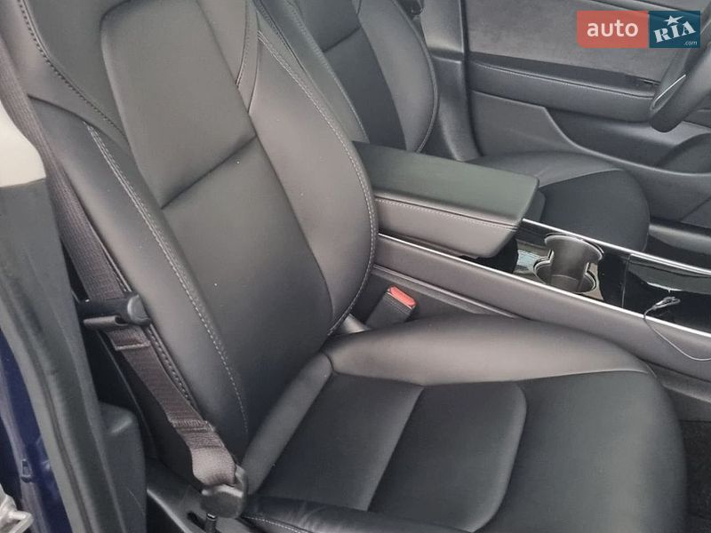 Седан Tesla Model 3 2020 в Києві