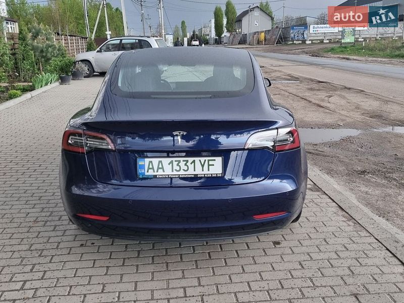 Седан Tesla Model 3 2020 в Києві