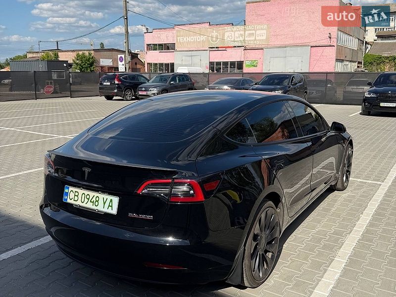 Седан Tesla Model 3 2023 в Києві