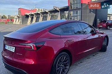Седан Tesla Model 3 2024 в Києві