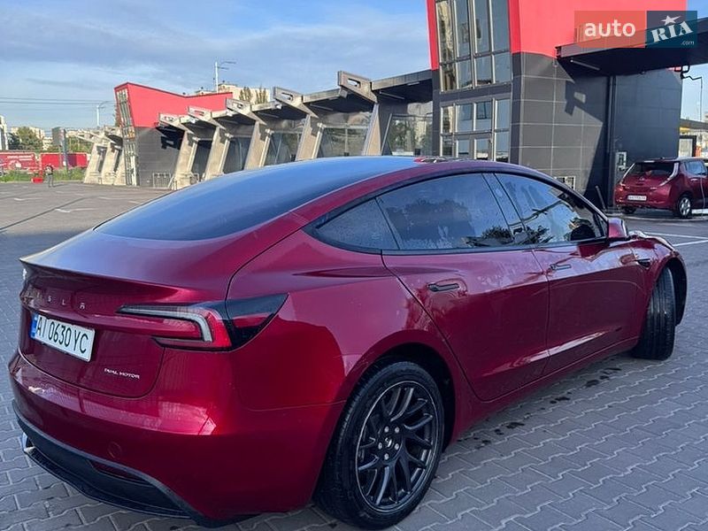 Седан Tesla Model 3 2024 в Києві