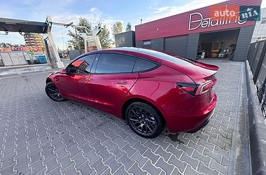 Седан Tesla Model 3 2024 в Києві