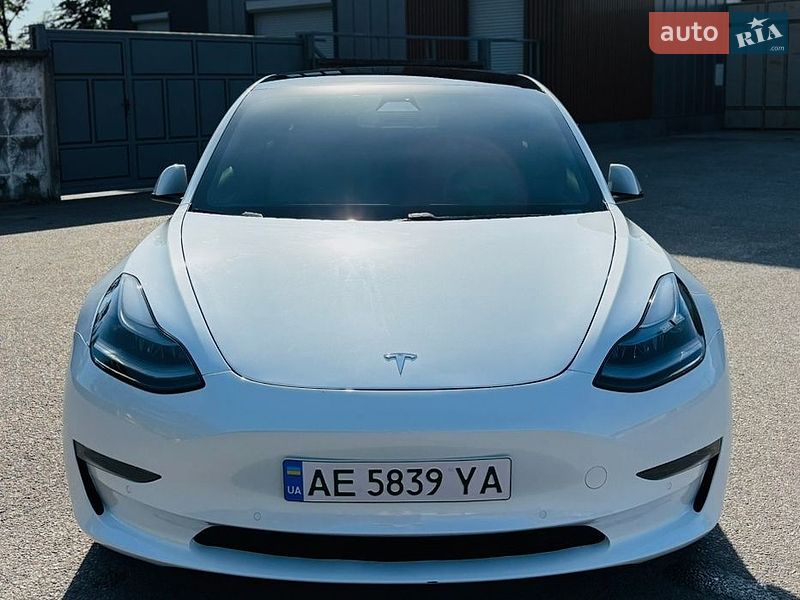 Седан Tesla Model 3 2021 в Покрові