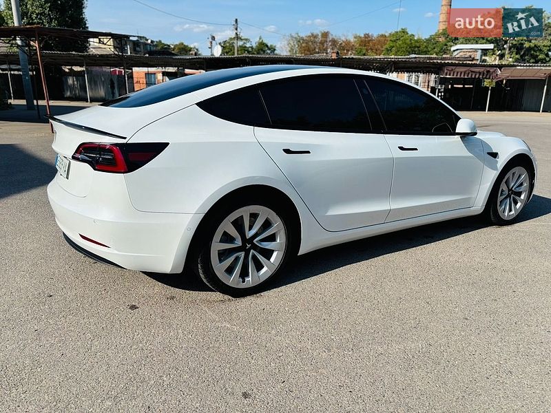 Седан Tesla Model 3 2021 в Покрові