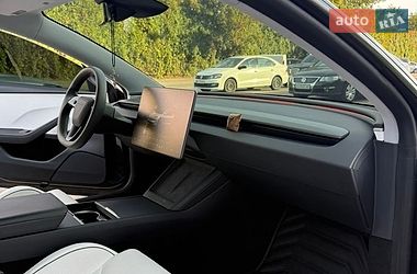 Седан Tesla Model 3 2024 в Києві