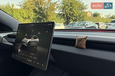 Седан Tesla Model 3 2024 в Києві