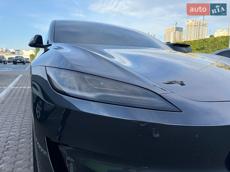 Седан Tesla Model 3 2024 в Києві