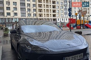 Седан Tesla Model 3 2024 в Києві
