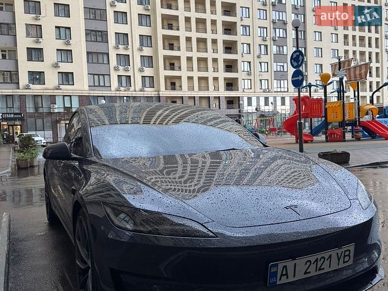 Седан Tesla Model 3 2024 в Києві