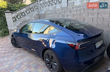 Седан Tesla Model 3 2025 в Ровно