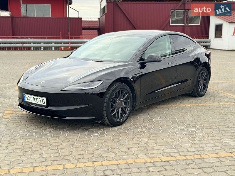 Седан Tesla Model 3 2024 в Львове Седан Tesla Model 3 2024 в Львове