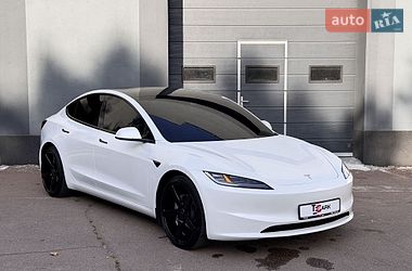 Седан Tesla Model 3 2024 в Киеве