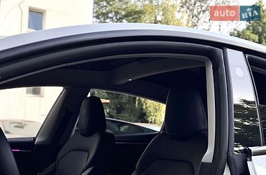 Седан Tesla Model 3 2024 в Киеве