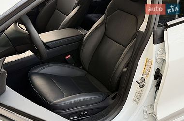 Седан Tesla Model 3 2024 в Киеве