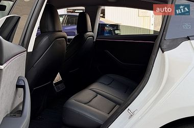 Седан Tesla Model 3 2024 в Киеве