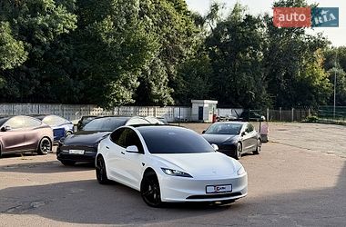 Седан Tesla Model 3 2024 в Киеве