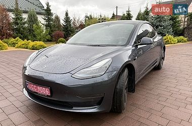 Седан Tesla Model 3 2023 в Новояворівську