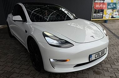 Седан Tesla Model 3 2018 в Ирпене