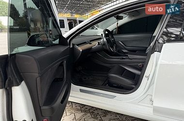 Седан Tesla Model 3 2018 в Ирпене