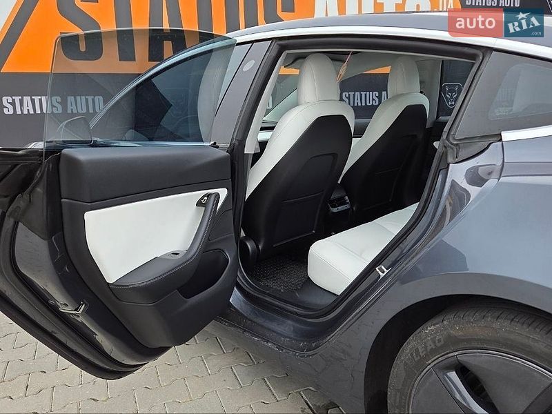 Седан Tesla Model 3 2019 в Хмельницком