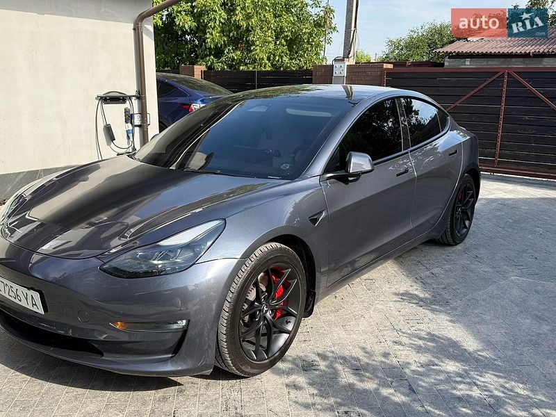 Седан Tesla Model 3 2023 в Днепре
