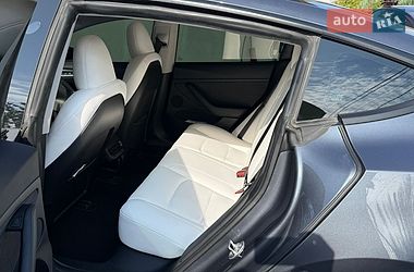 Седан Tesla Model 3 2023 в Днепре
