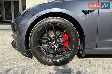 Седан Tesla Model 3 2023 в Днепре