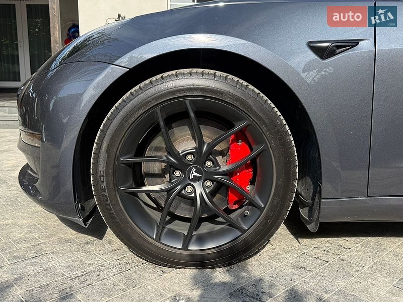 Седан Tesla Model 3 2023 в Днепре