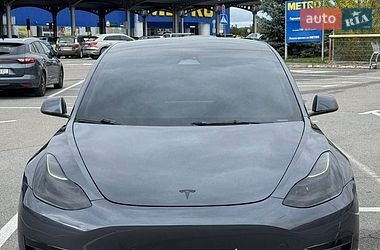 Седан Tesla Model 3 2023 в Івано-Франківську