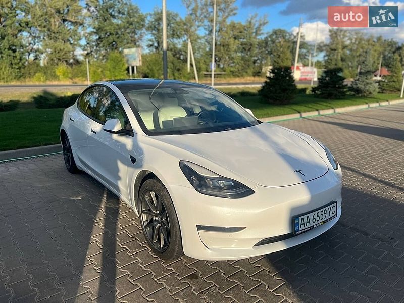 Седан Tesla Model 3 2021 в Києві