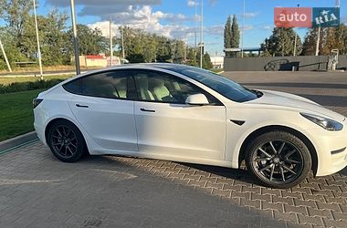 Седан Tesla Model 3 2021 в Києві