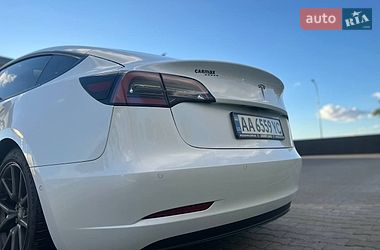 Седан Tesla Model 3 2021 в Києві