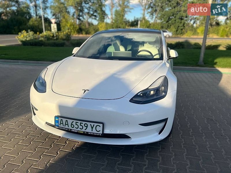 Седан Tesla Model 3 2021 в Києві