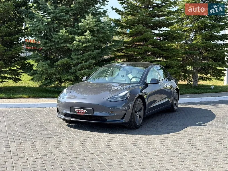 Tesla Model 3 2021
