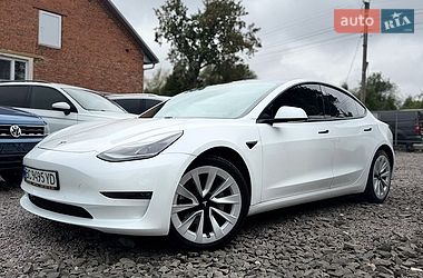 Седан Tesla Model 3 2021 в Львові