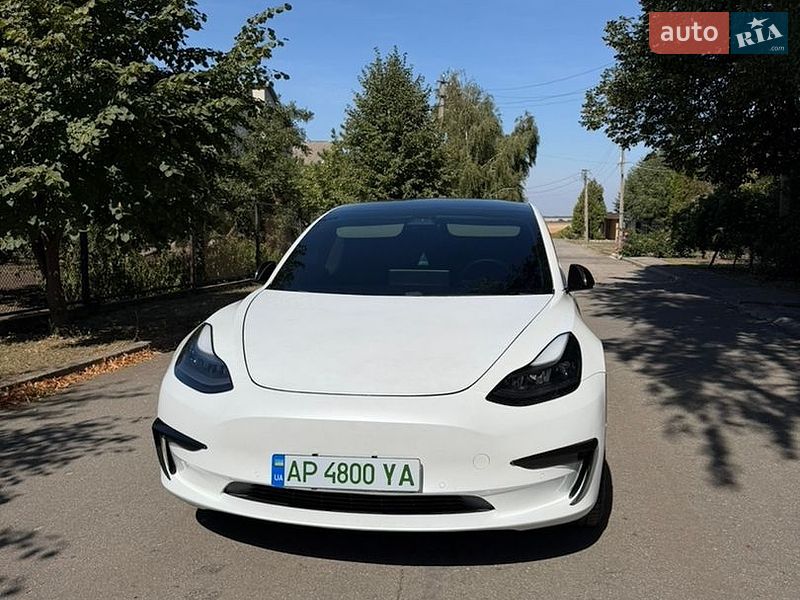 Tesla Model 3 2021