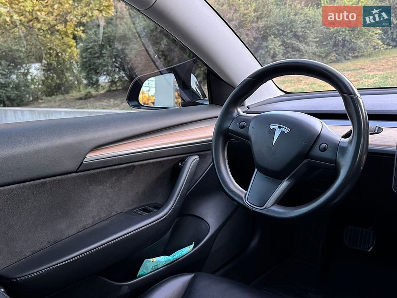 Седан Tesla Model 3 2019 в Одессе