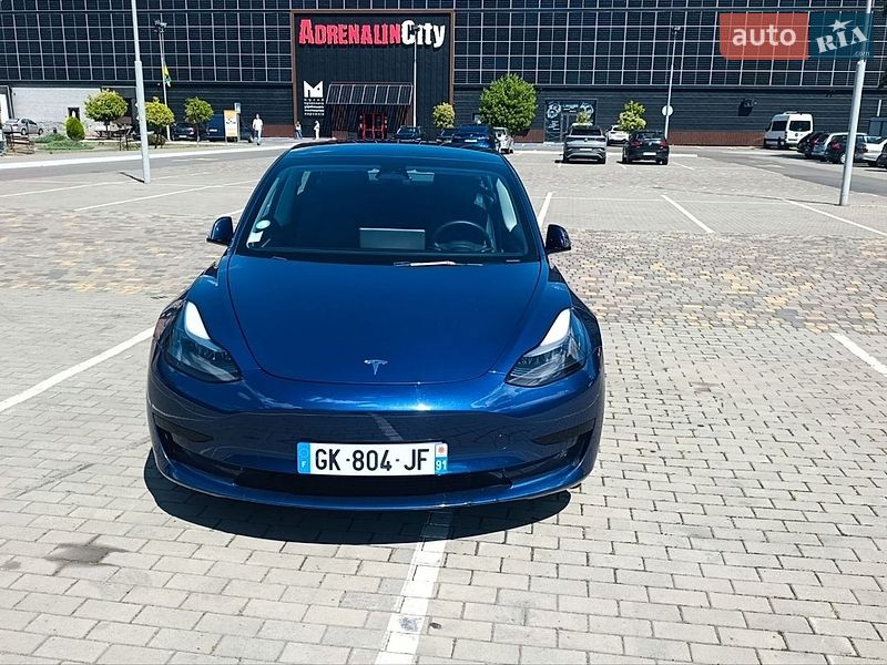 Седан Tesla Model 3 2022 в Луцьку