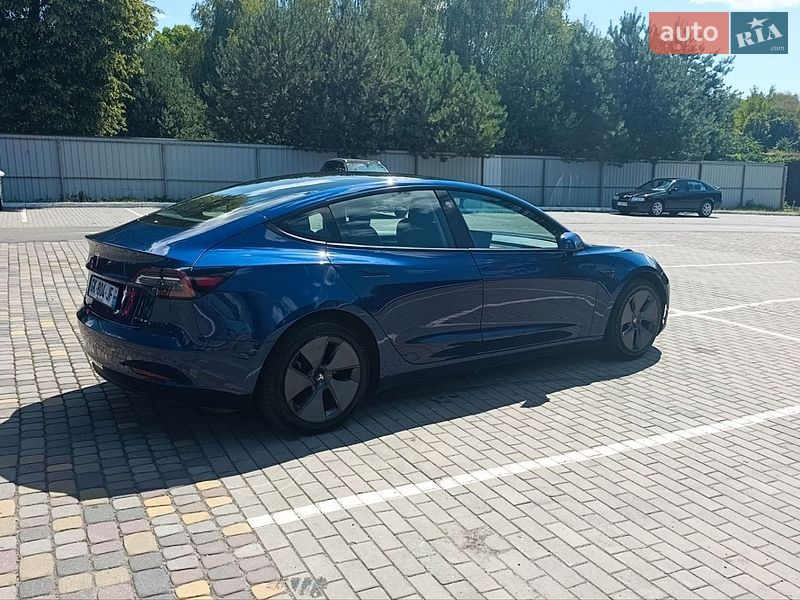 Седан Tesla Model 3 2022 в Луцьку