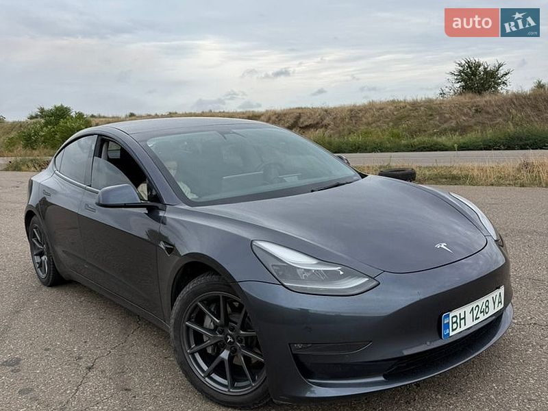 Седан Tesla Model 3 2021 в Одессе