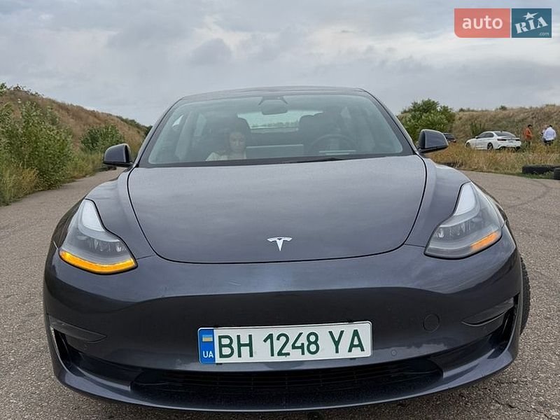 Седан Tesla Model 3 2021 в Одессе