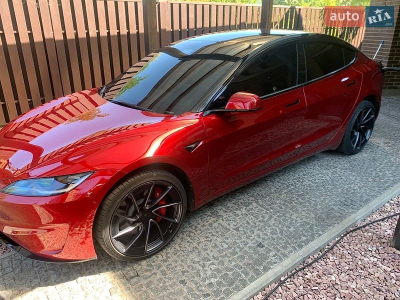 Седан Tesla Model 3 2024 в Києві
