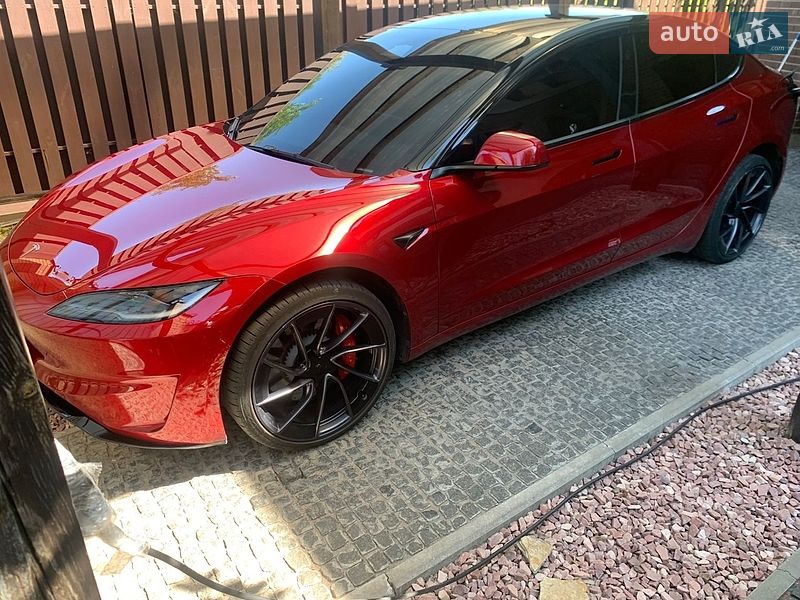 Седан Tesla Model 3 2024 в Киеве