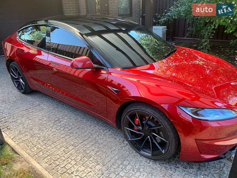 Седан Tesla Model 3 2024 в Киеве