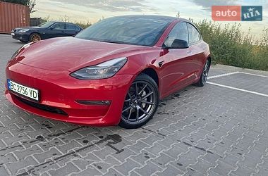 Седан Tesla Model 3 2022 в Киеве