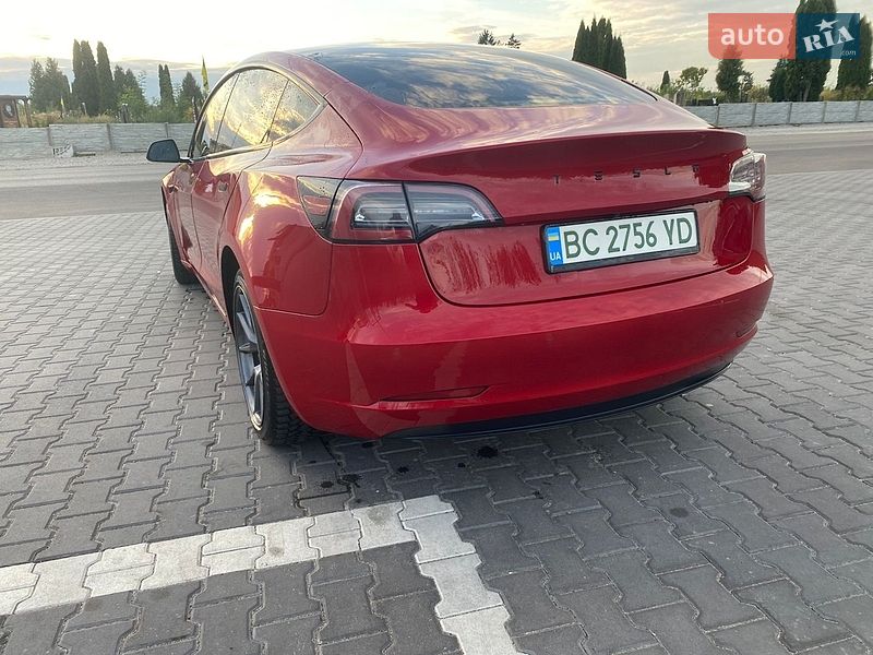 Седан Tesla Model 3 2022 в Киеве