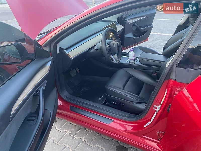 Седан Tesla Model 3 2022 в Киеве