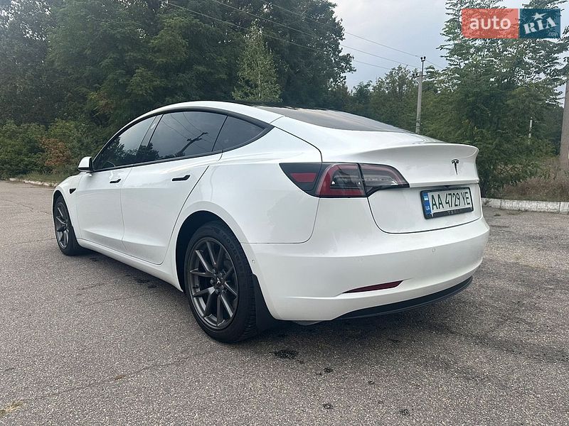 Седан Tesla Model 3 2021 в Кропивницком