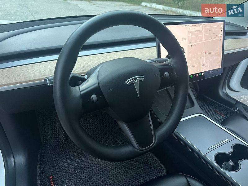 Седан Tesla Model 3 2021 в Кропивницком