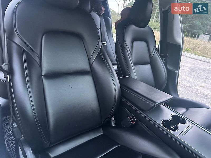 Седан Tesla Model 3 2021 в Кропивницком